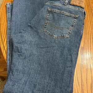 Signature by Levi Strauss Men's Relaxed Denim Jeans